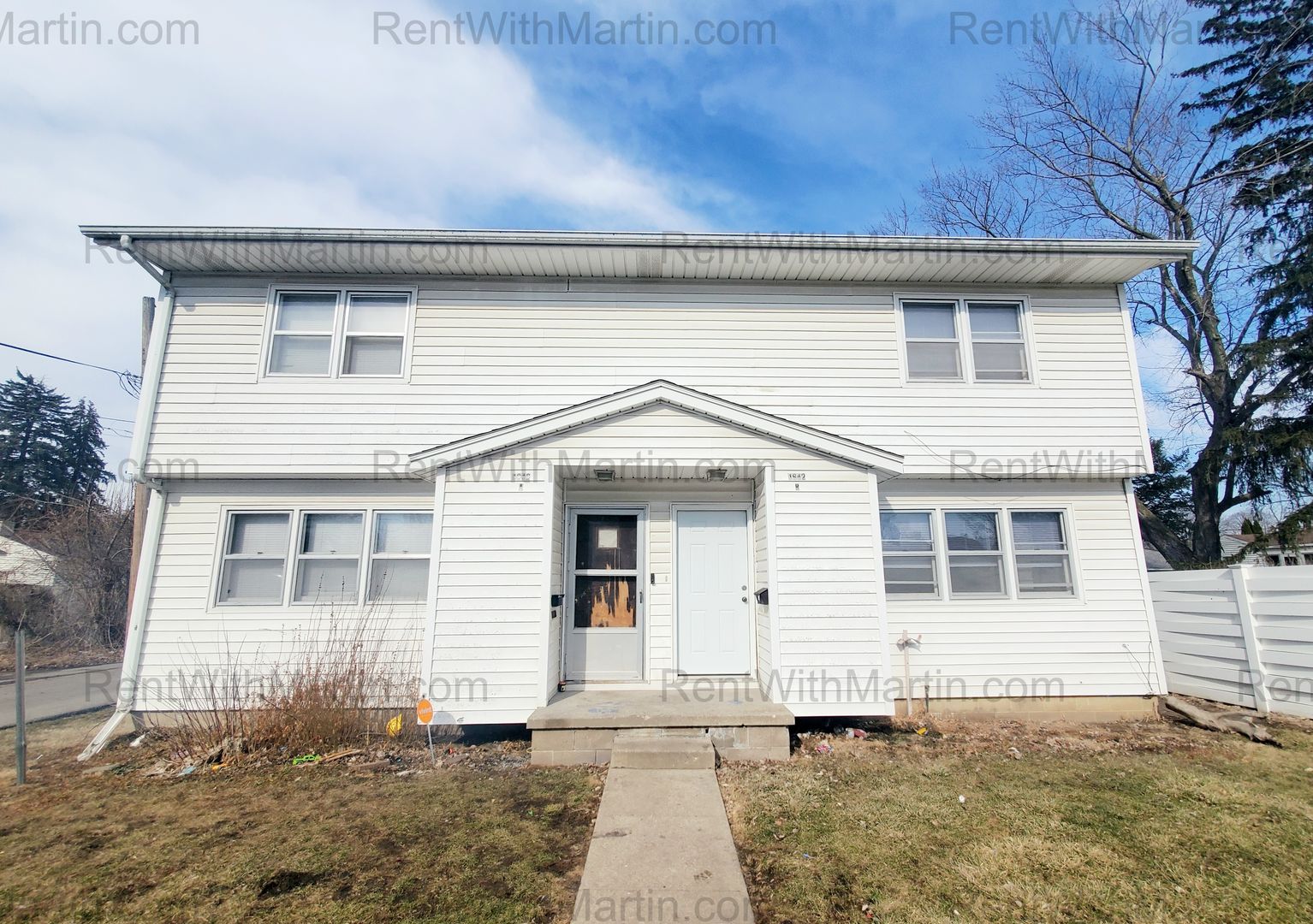 Waterloo Apartment: 1642 E. Mitchell Ave