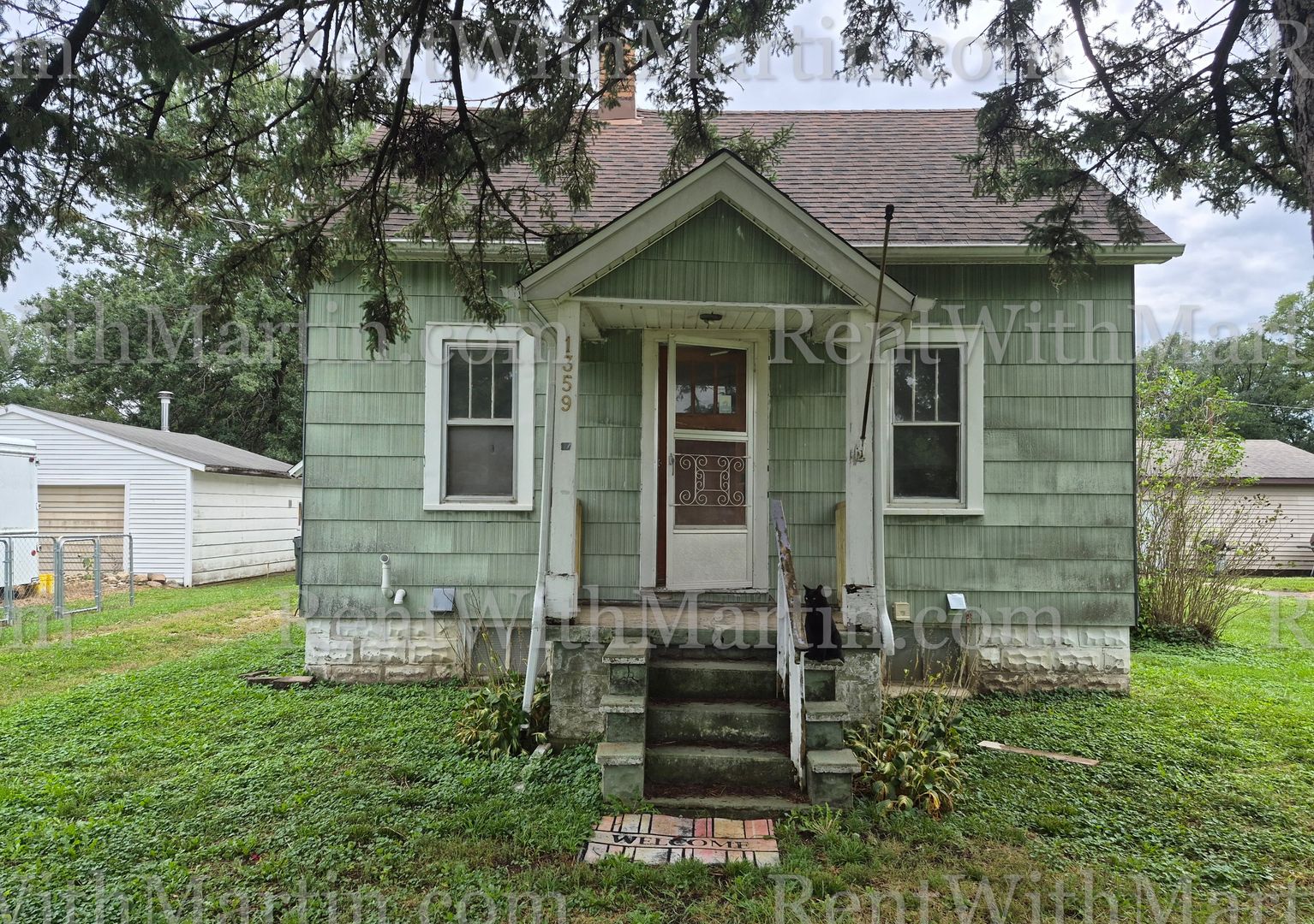 Waterloo House: 1359 Garden Ave