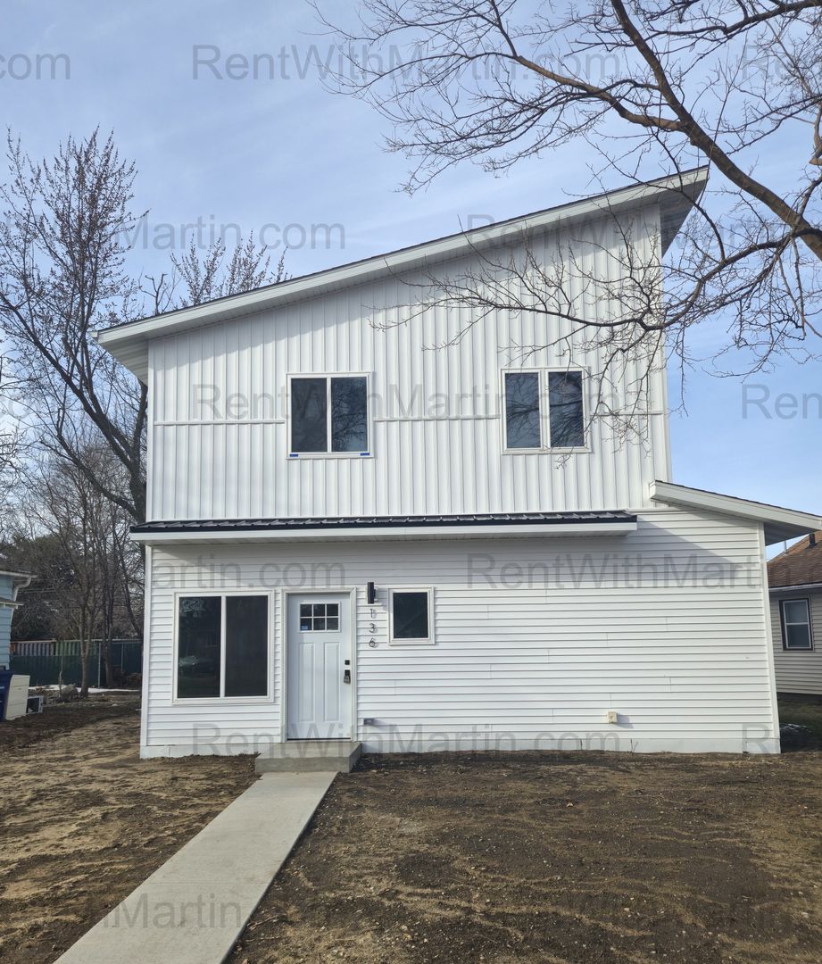 Waterloo House: 136 Janney Ave