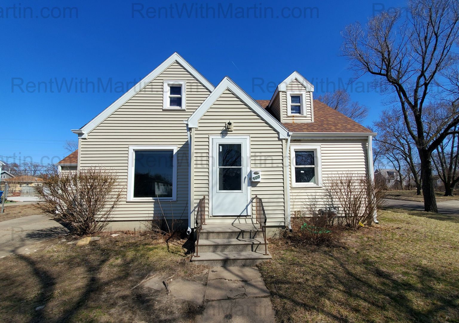 Waterloo House: 500 Boston Ave