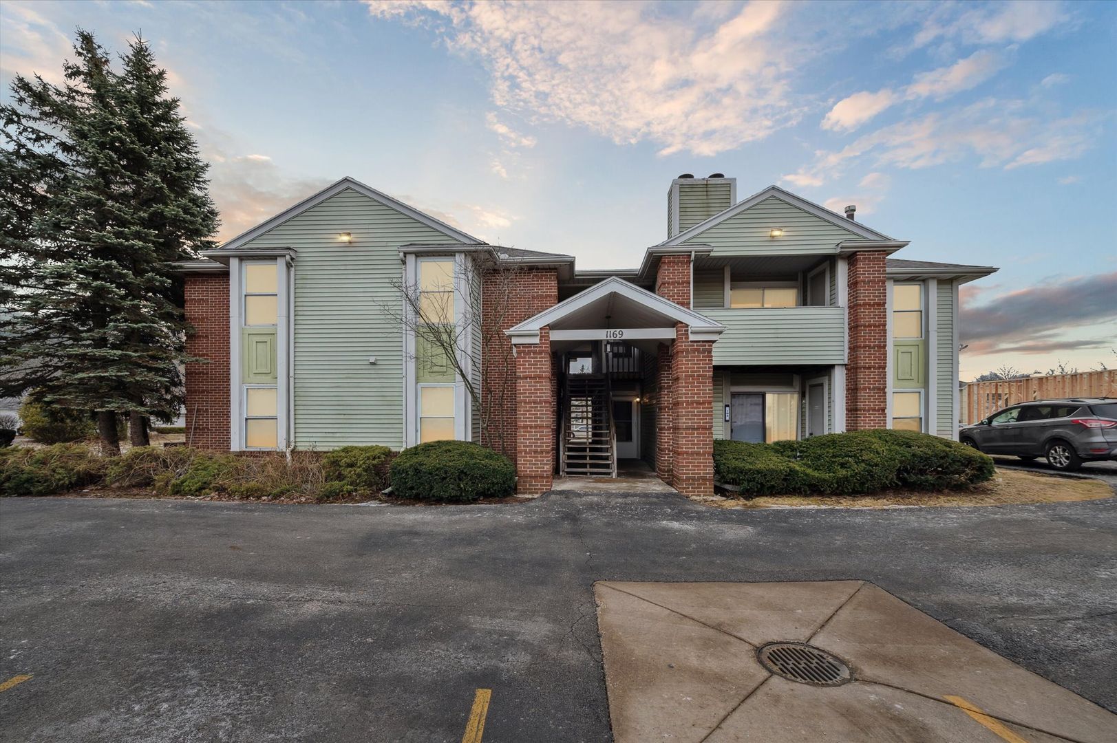 Toledo Apartment: 1169 Shadow Ln