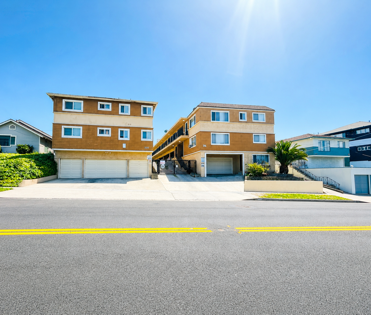 Inglewood Apartment: 320 E Hyde Park