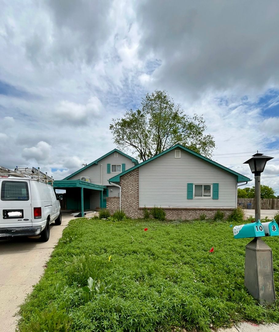 Longmont Apartment: 8-10 Mumford Place