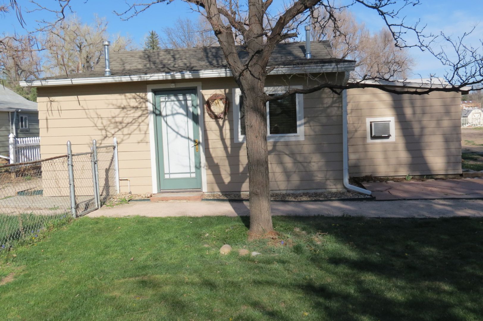 Longmont Apartment: 2105 3rd Ave.