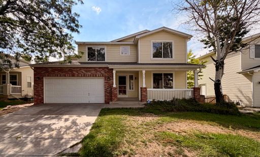 Beautiful 4-Bedroom Home with Large Backyard & Unfinished Basemen – photo 1