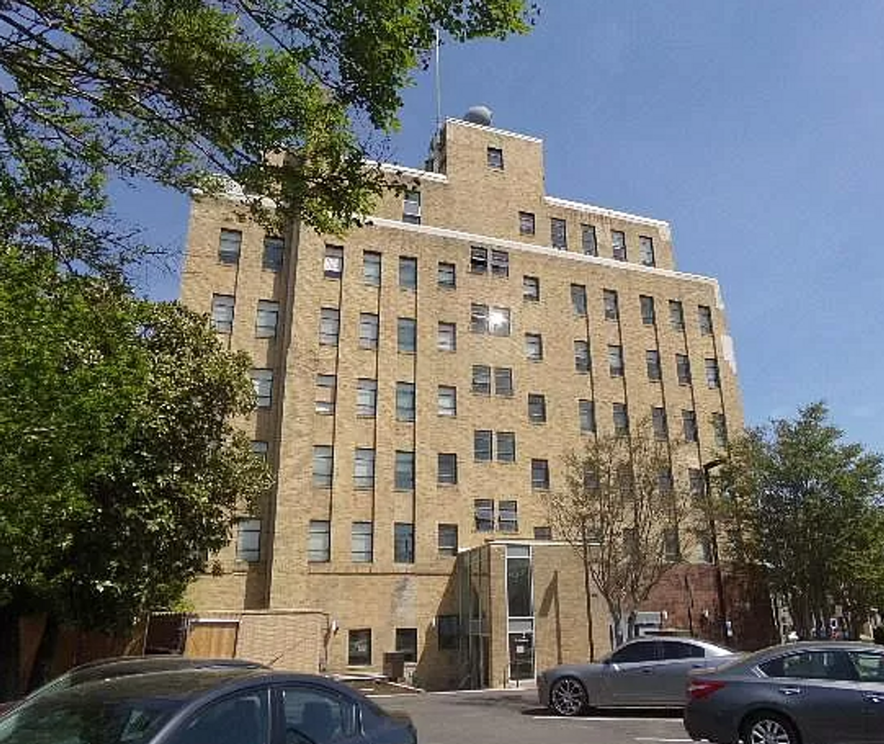 Petersburg Apartment: 30 Franklin Street