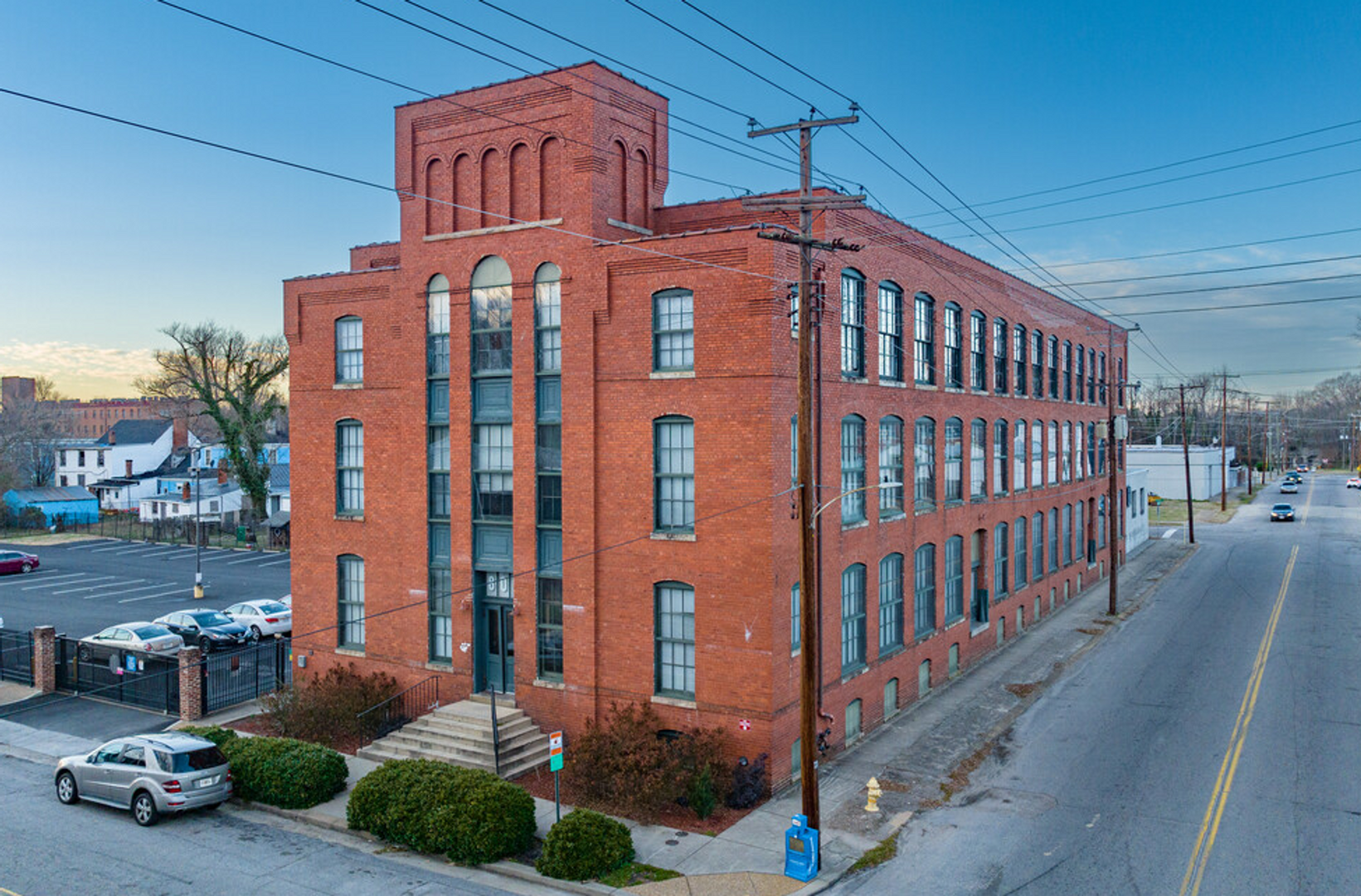 Petersburg Apartment: 801 Hinton Street