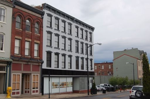 Luxury Apartment To Rent In Downtown Petersburg – photo 1