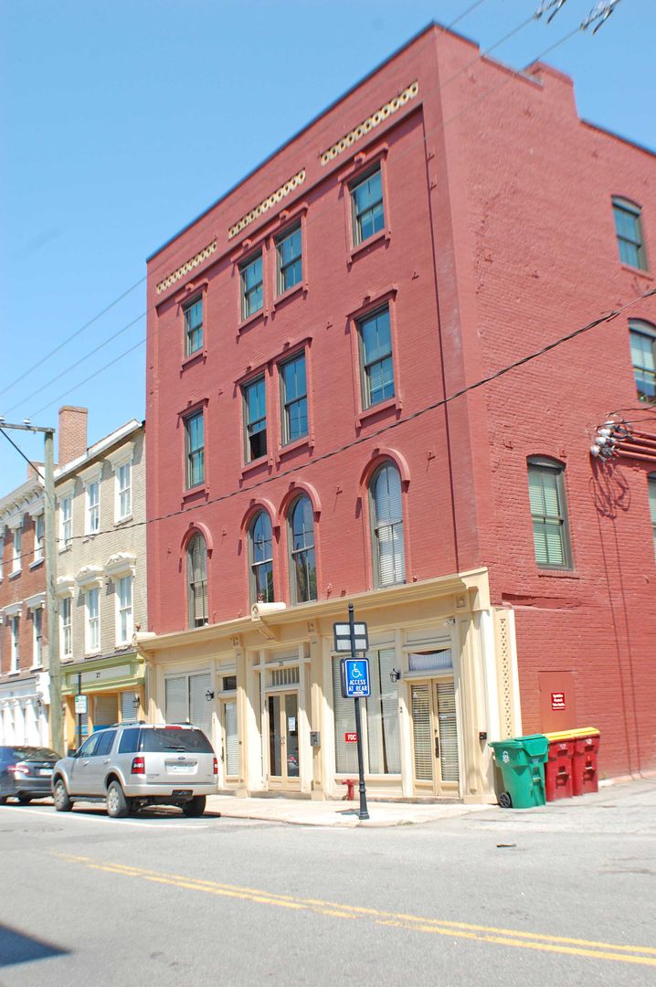 Petersburg Apartment: 25 W Bank St