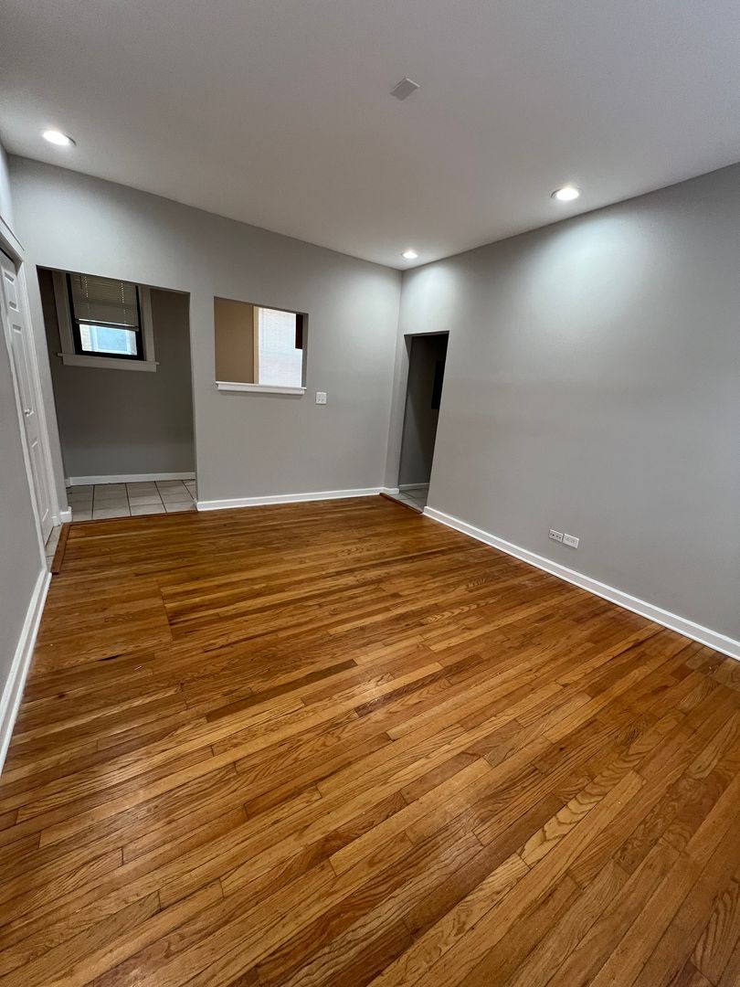 Chicago Apartment: 4716-18 S King Drive