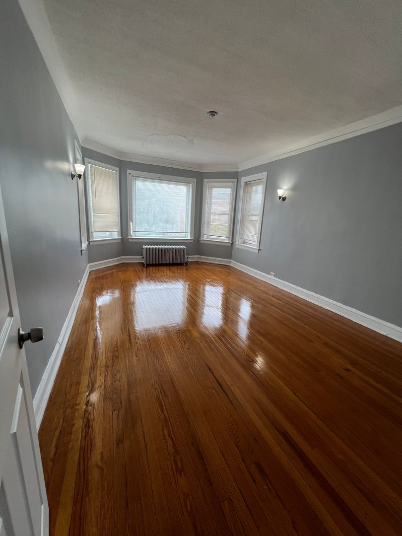 Chicago Apartment: 8200 Evans Ave