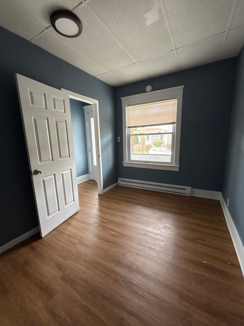 Kingston Apartment: 249-251 Rutter Ave