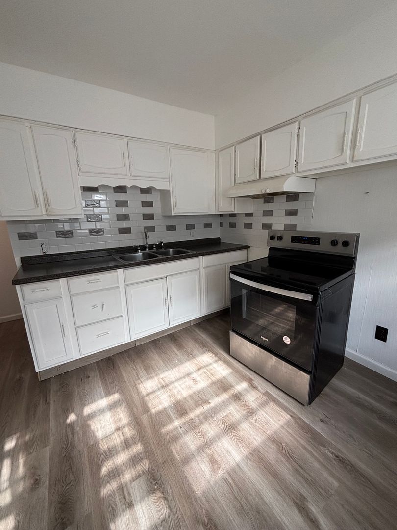 Kingston Apartment: 47-49 Price St