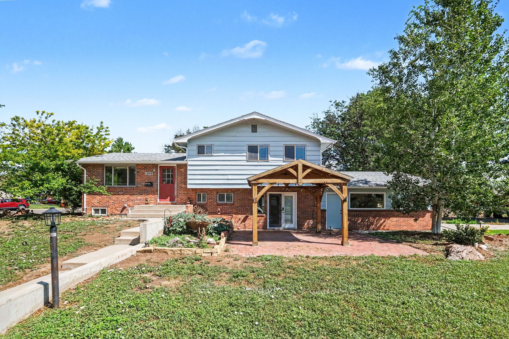 Longmont House: 1200 Tulip St