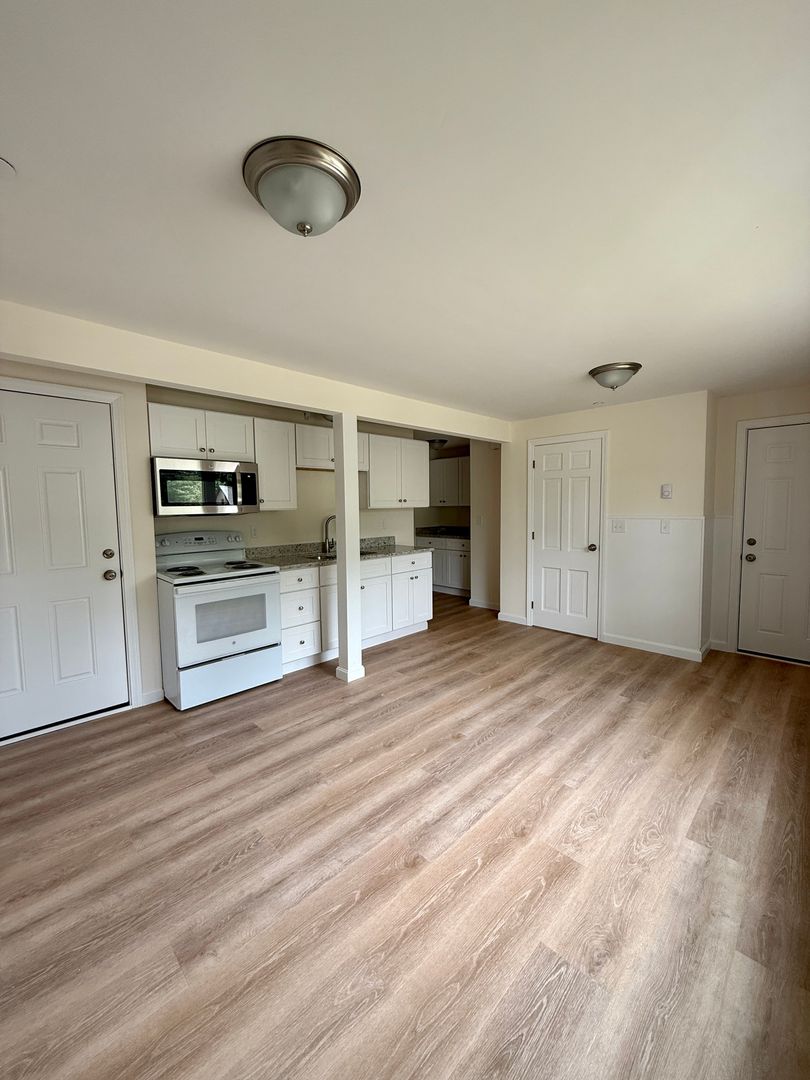 Ayer Apartment: 37 Groton School Road