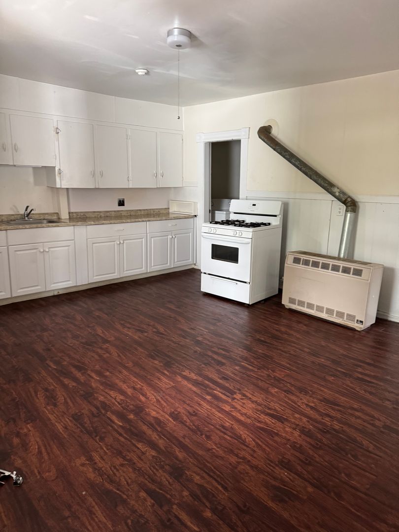 Leominster Apartment: 31 Howard Street
