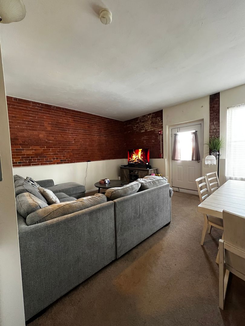 Gardner Apartment: 14-34 Main Street