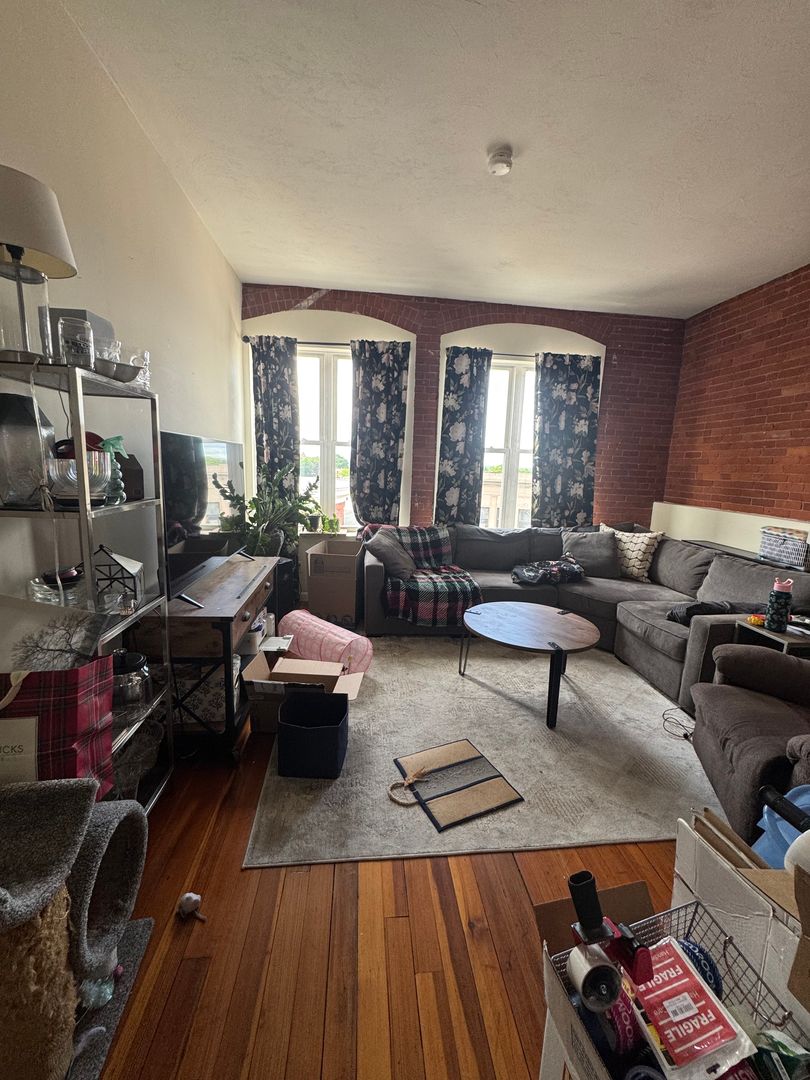 Gardner Apartment: 14-34 Main Street