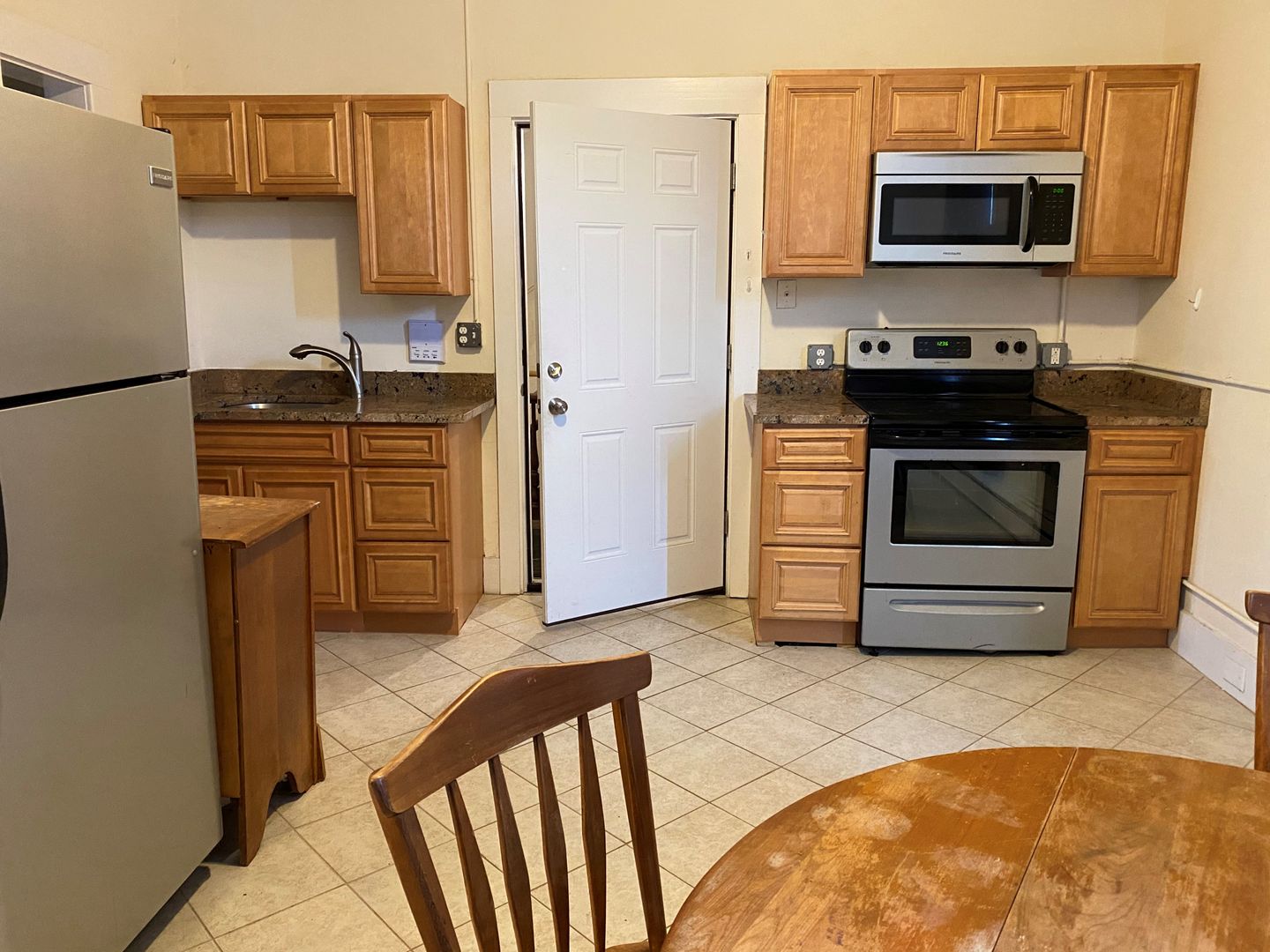 Shirley Apartment: 2 Center Road