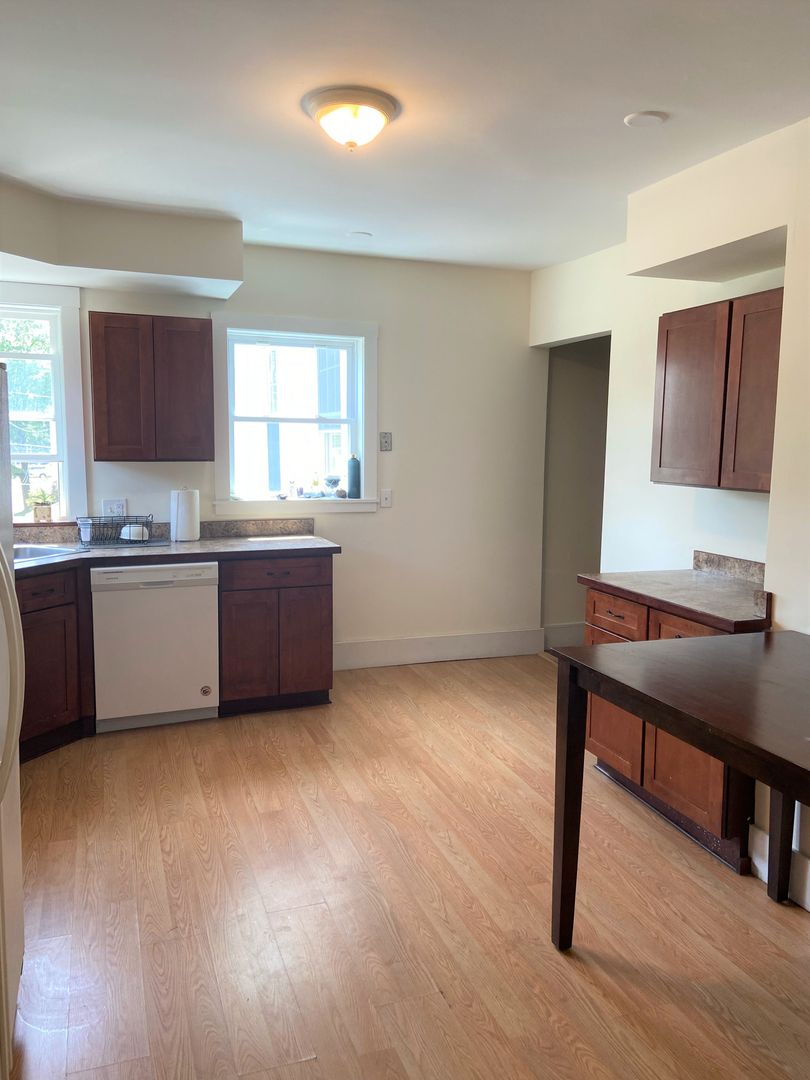 Leominster Apartment: 1 Franklin Street