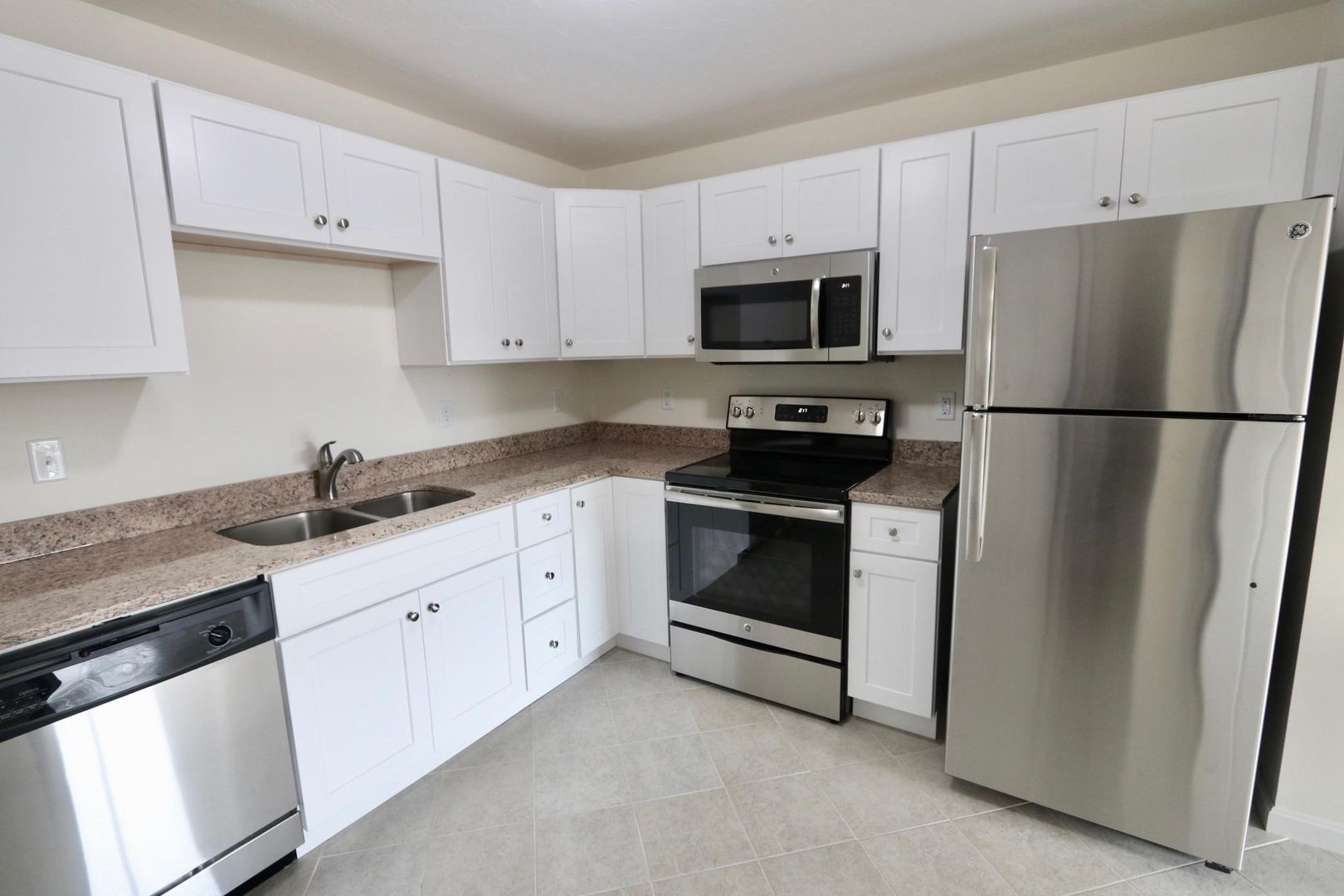 Lunenburg Apartment: 3 Rogers Way