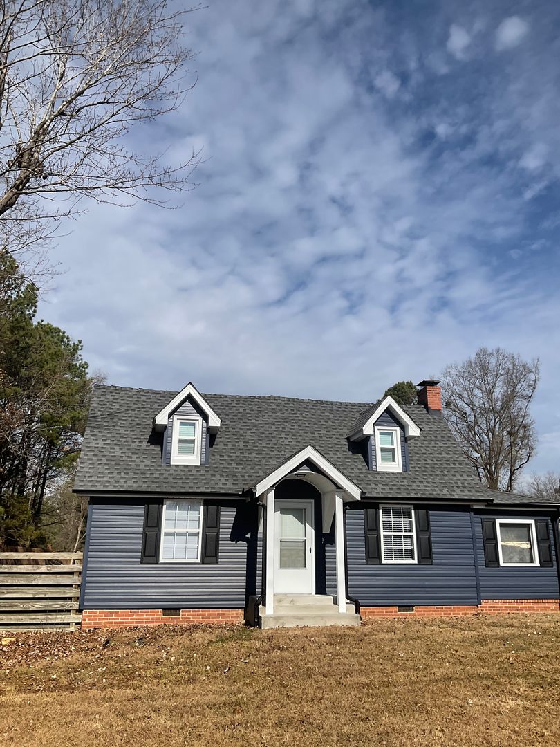 Durham House: 5121 Wake Forest Road