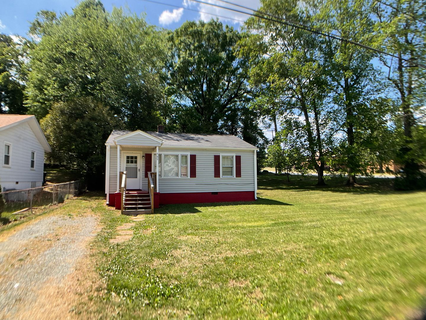 Burlington House: 505 Brookline Drive