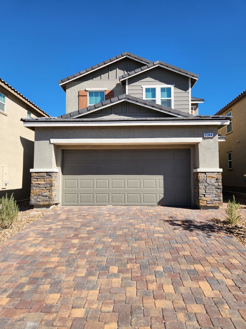 Henderson House: 2744 Tricase St