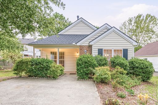 Charming 3-Bedroom, 2 Bathroom Single-Family in Durham, NC – photo 1