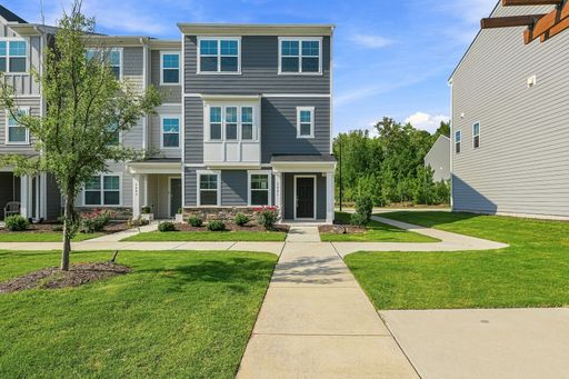 Spacious 4-Bedroom, 3.5 Bathroom Townhome in Durham, NC – photo 1