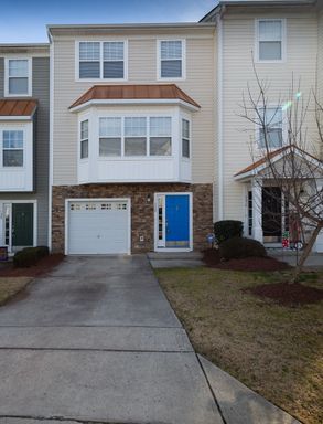 Stunning 3-Bedroom, 3.5 Bathroom Townhome in Apex, NC – photo 1
