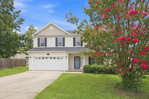 Spacious 4 Bedroom Single Family Located In Knightdale NC!!!