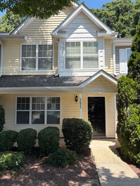 Spacious 3 Bedroom Townhome Located In Raleigh NC!!! – photo 1