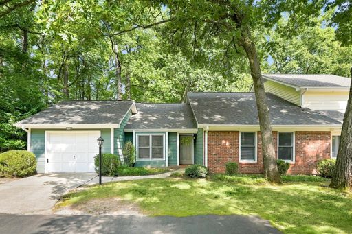Spacious 3 Bedroom Townhome Located In Raleigh NC!!! – photo 1