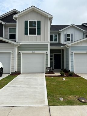 Spacious 3 Bedroom Townhome Located In Raleigh NC!!! – photo 1