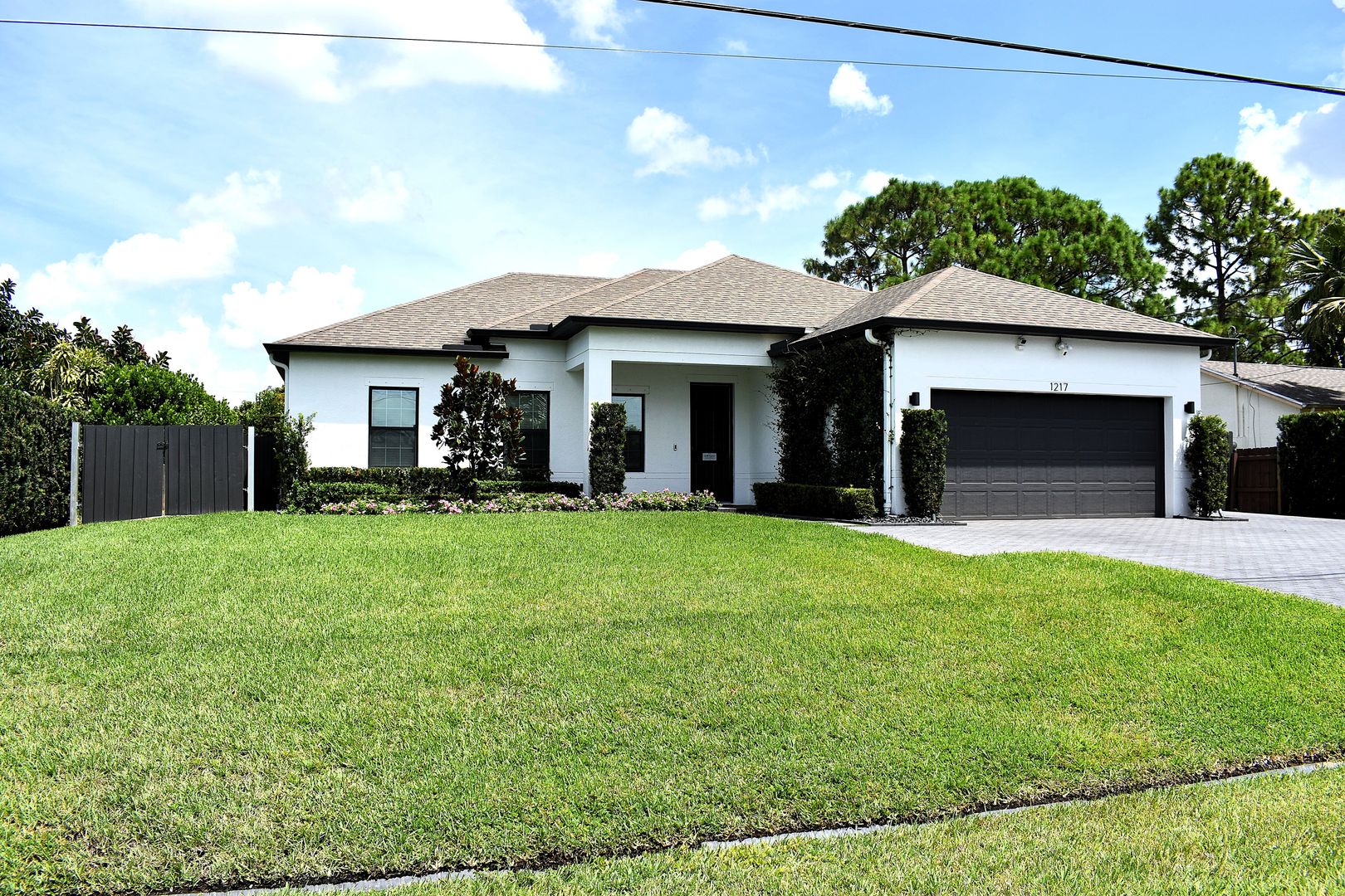 Port St Lucie House: 1217 SW Marmore Avenue