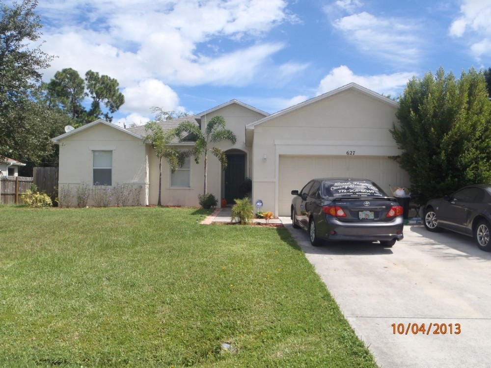 Port St Lucie House: 627 SW Byron Street