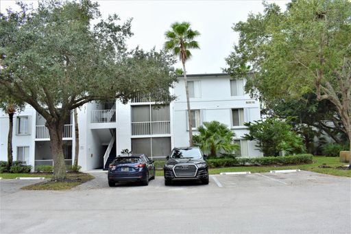 2502 SE Anchorage Cove D3 – photo 1