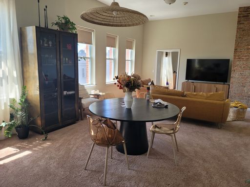2 Bedroom Apartment – 2300 N Calvert St - 402, Baltimore, MD 21218