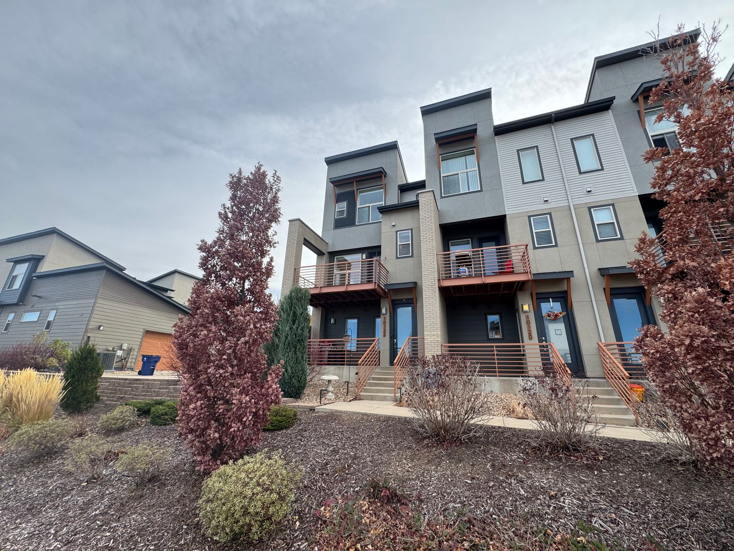 Lone Tree House: 10122 Belvedere Loop