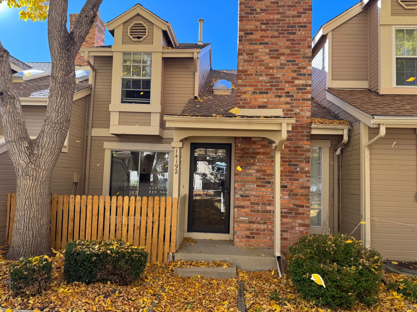 Aurora House: 14192 E Radcliff Cir