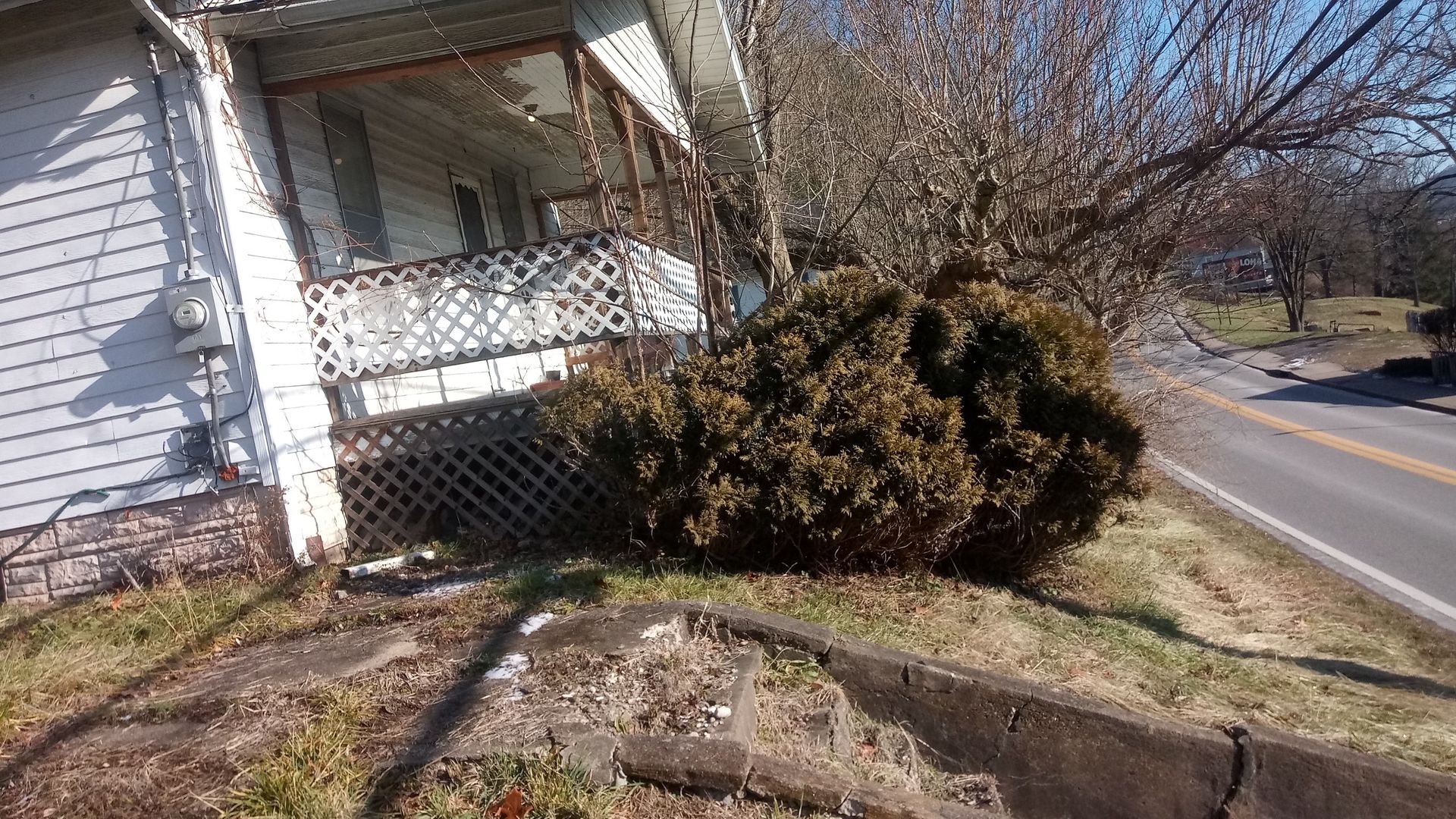 Clarksburg House: 843 Milford St
