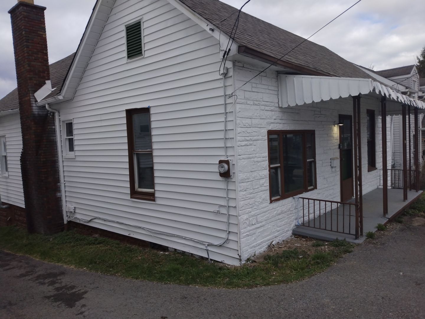 Clarksburg House: 616 Buckhannon Ave