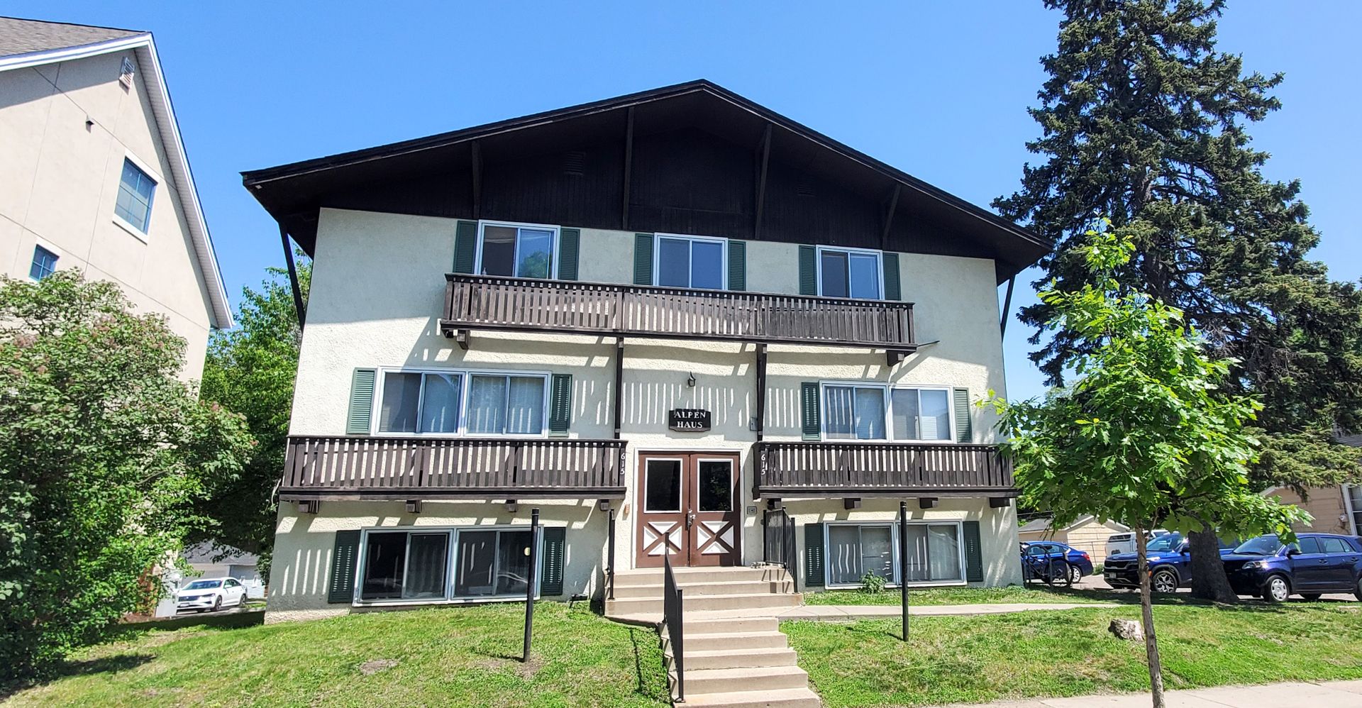 Minneapolis Apartment: 615 Ontario Street SE