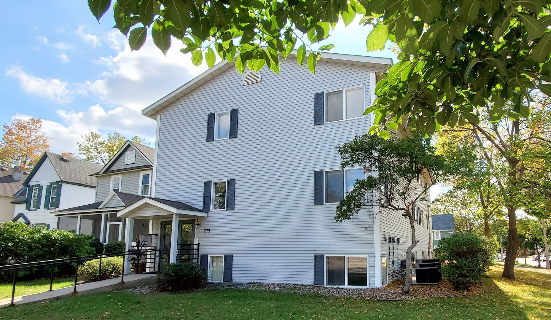 Minneapolis Apartment: 700 8th Street SE