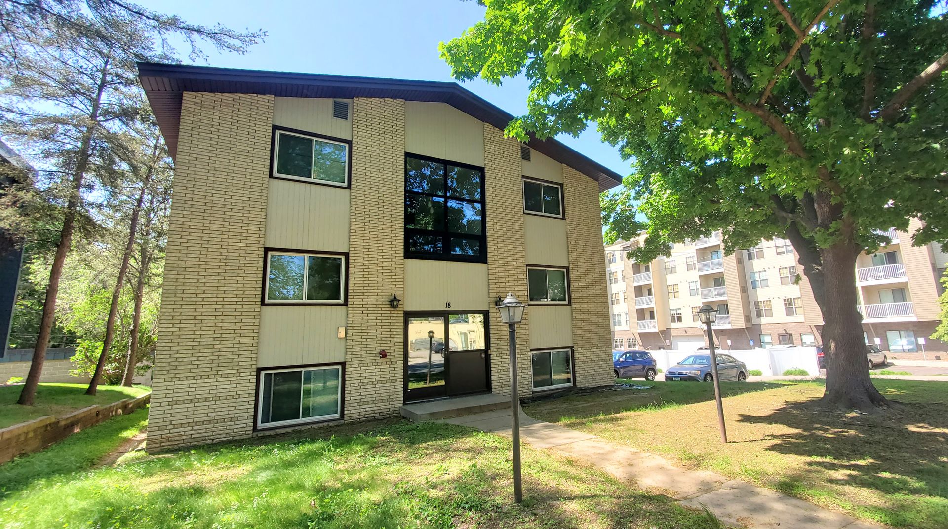 Minneapolis Apartment: 18 Arthur Avenue SE