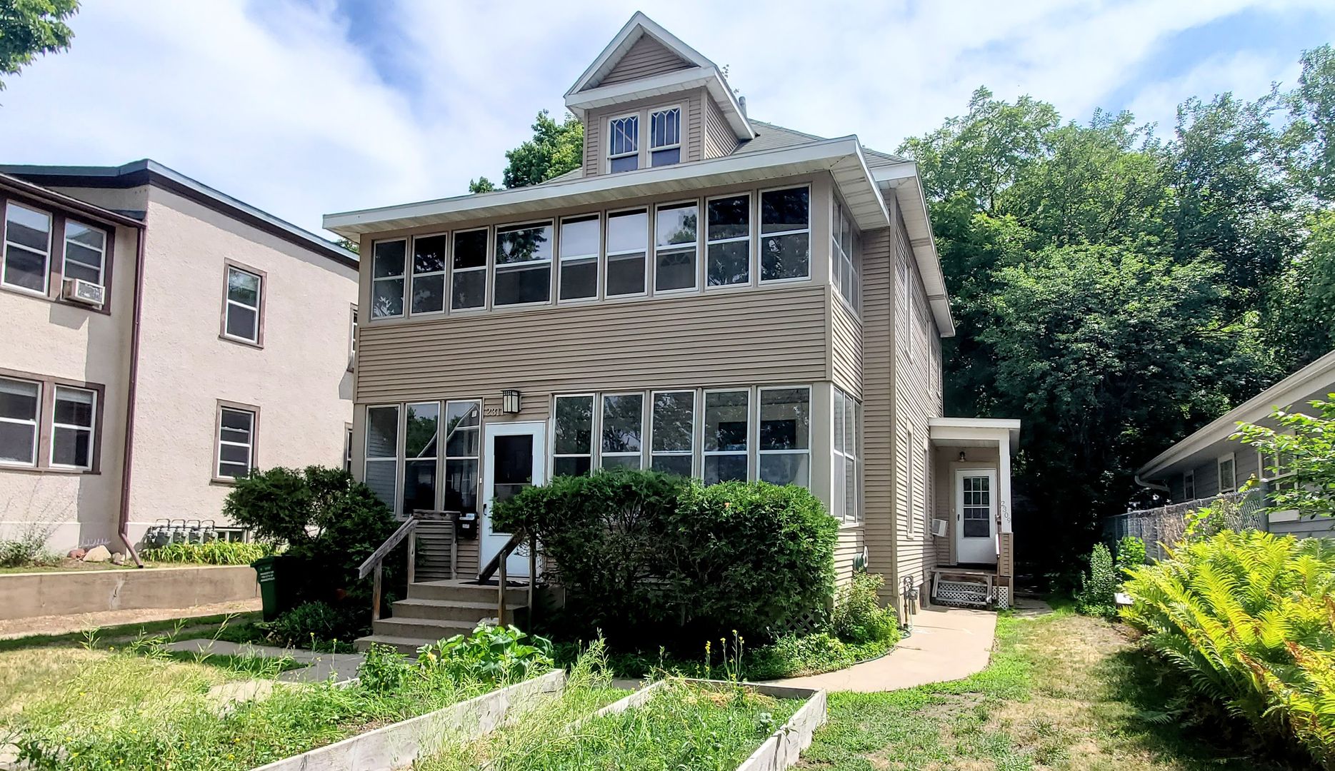 Minneapolis Apartment: 2309 Fillmore Street NE