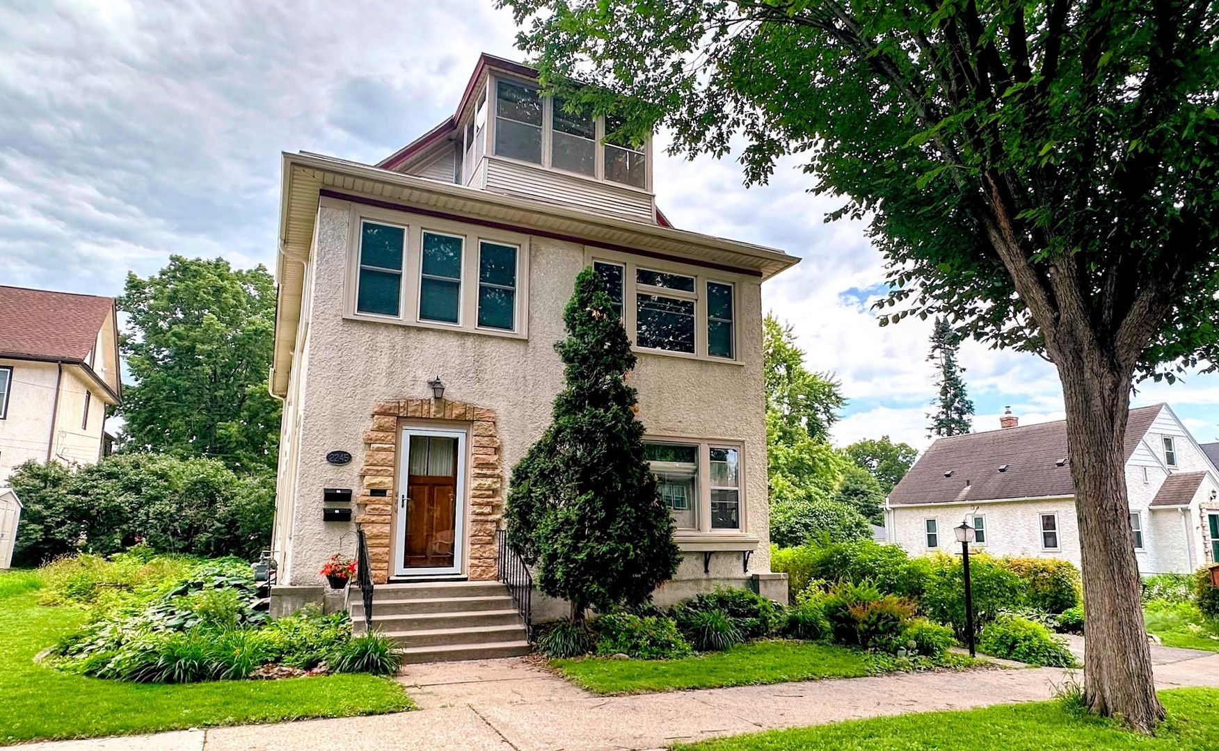 Minneapolis Apartment: 2245 Ulysses Street NE