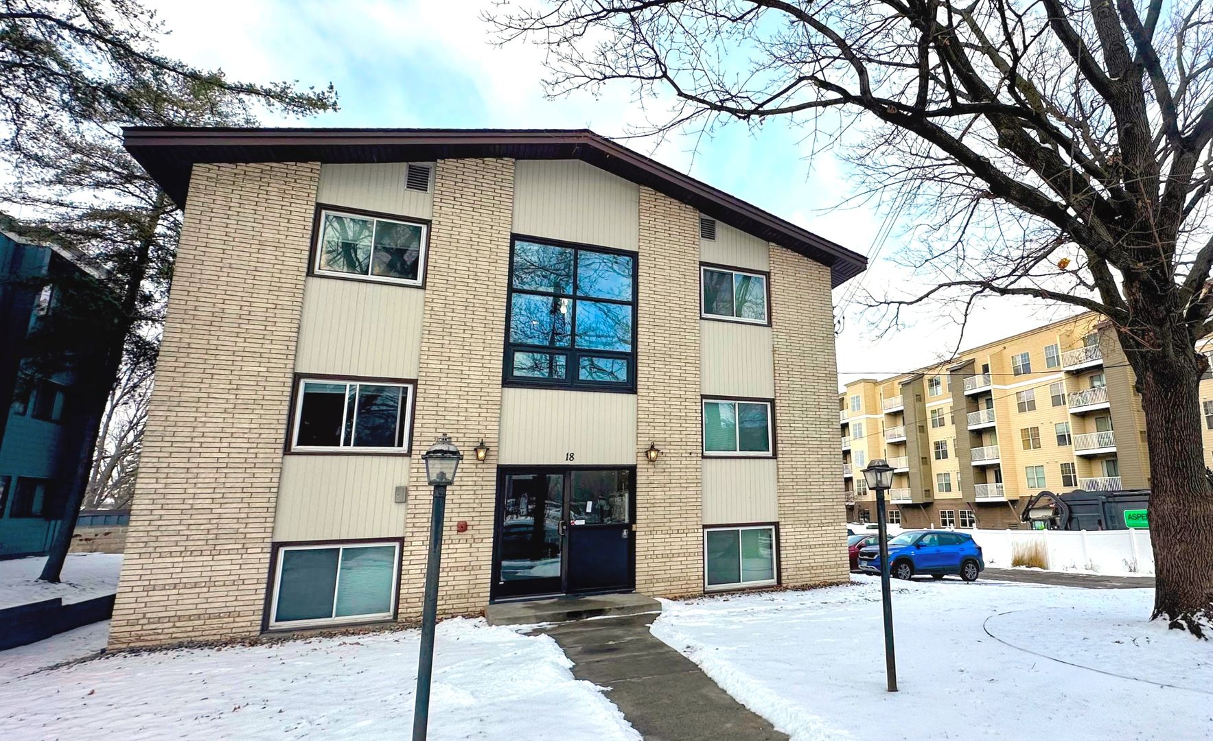 Minneapolis Apartment: 18 Arthur Avenue SE