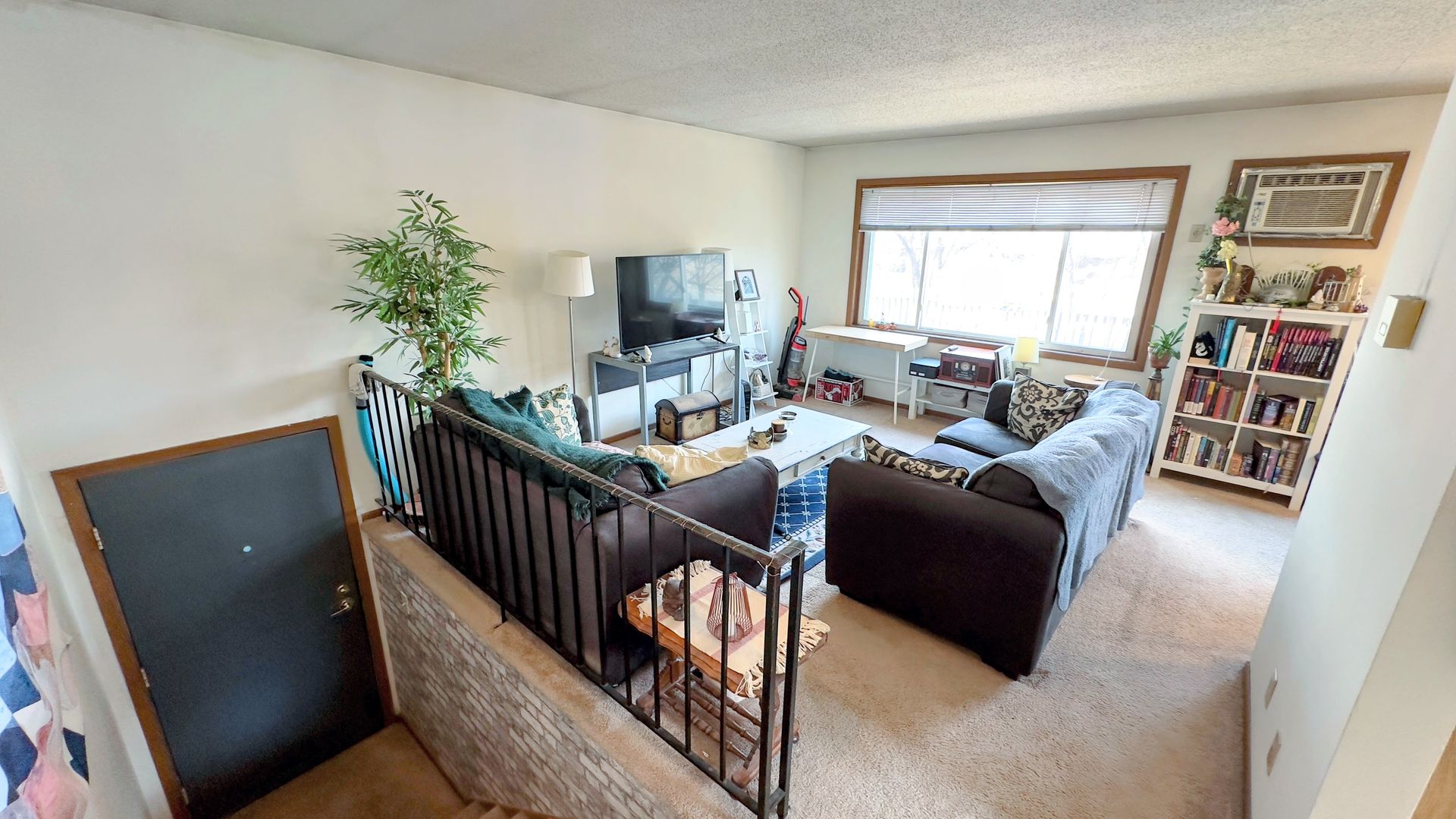 Minneapolis Apartment: 808 9th Avenue SE